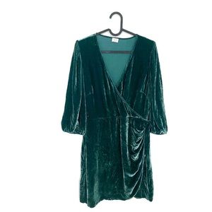 WILFRED Aritzia Velvet Lyric Faux Wrap Dress in Marine Green / Size S - M